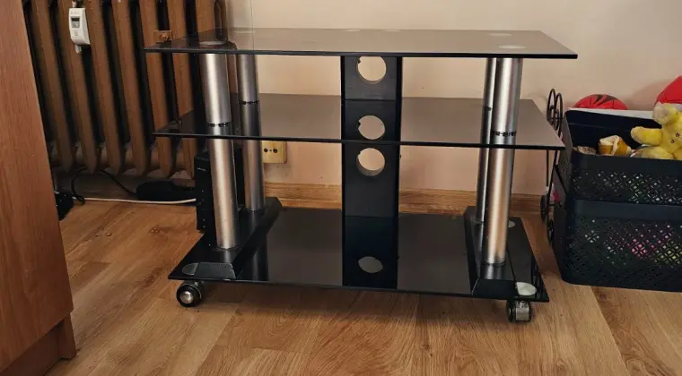 Sprzedam stolik pod telewizor