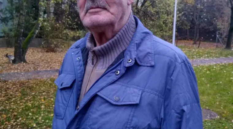 Kulturalny emeryt szuka pracy