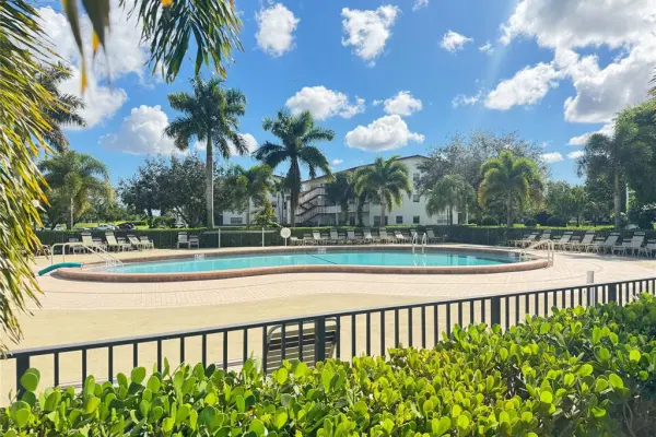 Rented by owner - no fees.