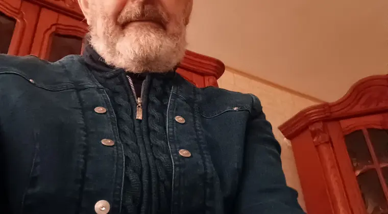 Samotny wdowiec po 70-tce szuka drugiej połówki.