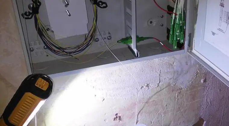 Spawacz światłowodów z własną spawarką szuka pracy