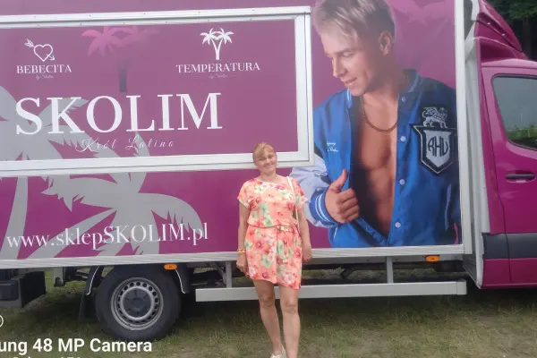 Miła, rozsądna dziewczyna pozna fajnego mężczyznę.