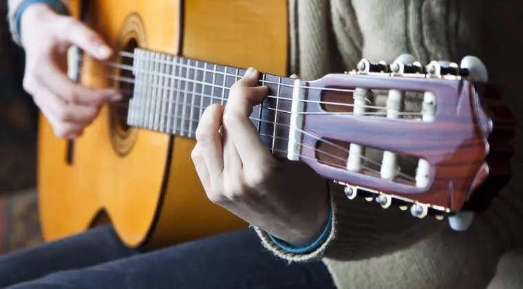 Lekcje gry na gitarze