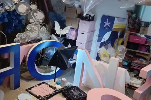 Szukam pracy w pracowni artystycznej / scenograficznej / kostiumowej / dekoratorskiej
