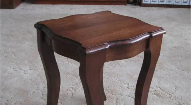 Naprawa renowacja krzeseł klejenie dorabianie elementów drewnianych stolarz ursus