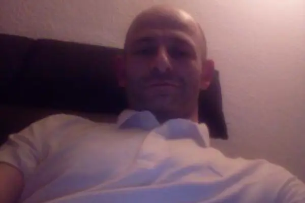 Mariusz 32 lata kto nie ryzykuje ten nie pije szampana.tylko Kobiety 