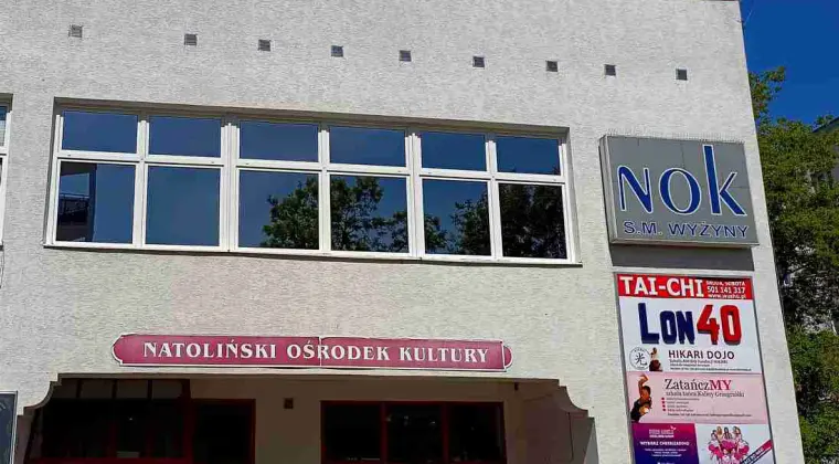 Przyciemnianie szyb Warszawa Oklejanie okien folią przeciwsłoneczną zewnętrzną -folie z filtrem UV i IR
