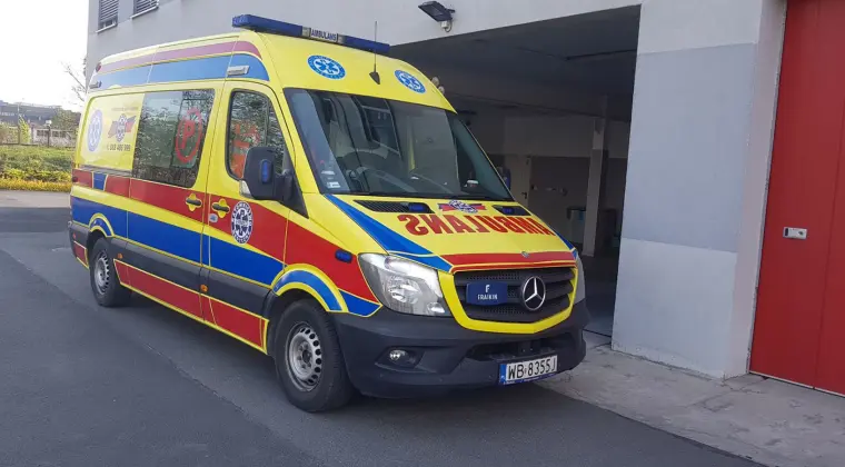 TRANSPORT MEDYCZNY SANITARNY AMBULANS, KARETKA, zabezpieczenie medyczne