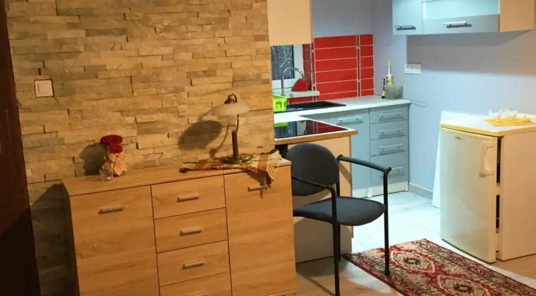 Zainwestuj w Aktywa. Sprzedam dom z 8 mieszkaniami na wynajem, trwające umowy najmu