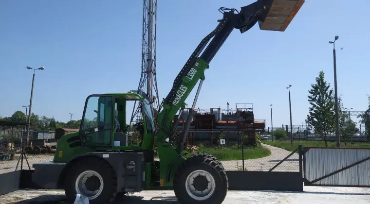 usługi ładowarką teleskopową