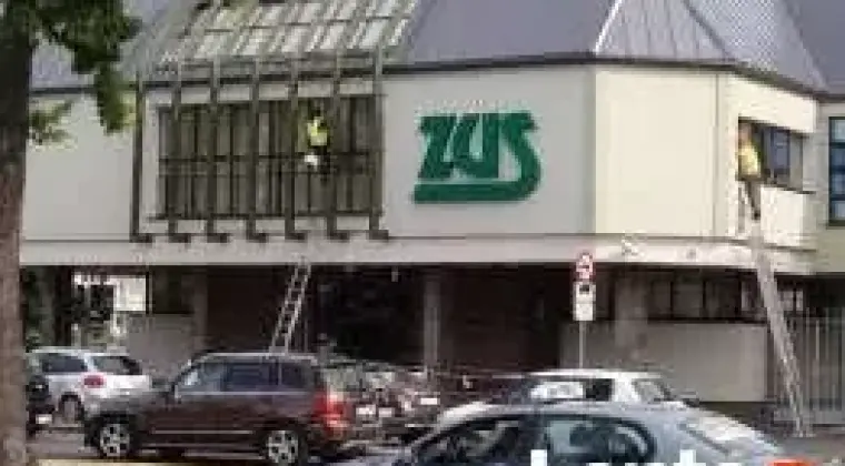 Mycie dużych powierzchni szklanych