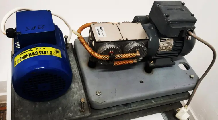 Polecam 2 Silniki 230/400V 1,1 kw i 0,9 kw z Kompresorem