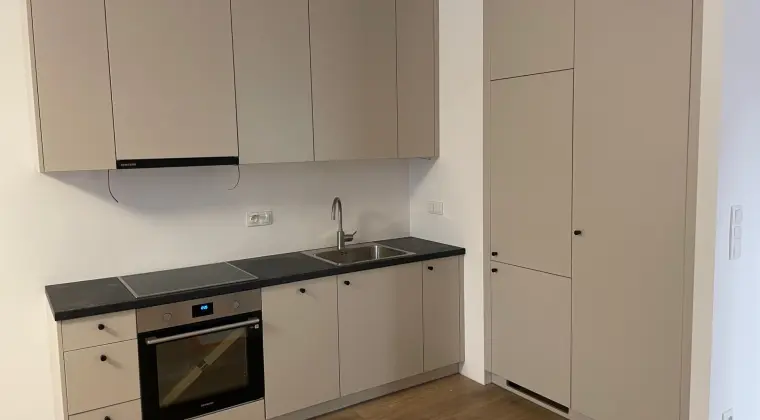 Montaż mebli z paczek np. IKEA, BRW, AGATA, Castorama.