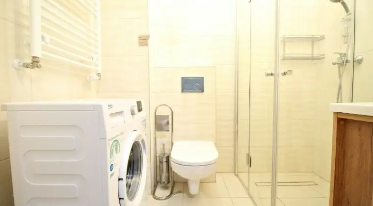 Do wynajęcia piękny, nowy apartament w samym centrum Starego Miasta.