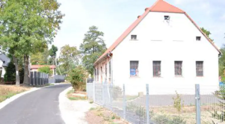 Sprzedam Dom 110m2+ bud. gospodarczy(dawna szkoła) 260m2-Nowe Siodło