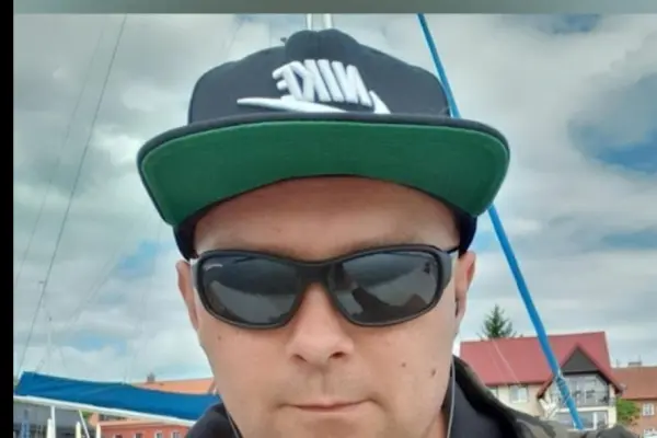 Randka - dziewczyna poszukiwana