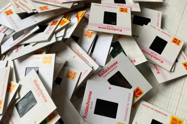 Slajdy, negatywy, odbitki, albumy, dokumenty i inne.... Skanowanie