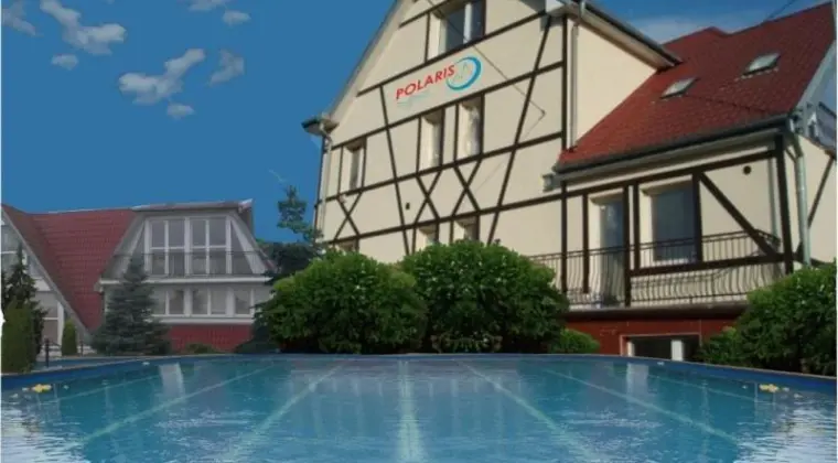 Polaris hotel Krynica Morska (domki i pokoje) przy plaży