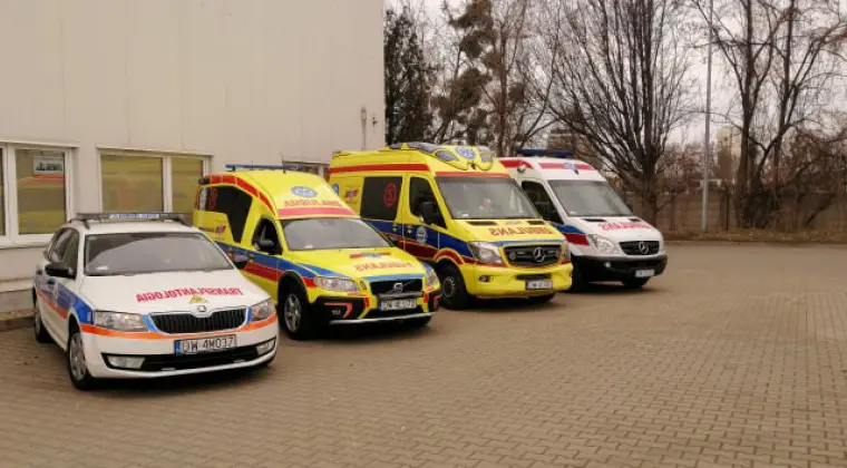 TRANSPORT MEDYCZNY SANITARNY AMBULANS, KARETKA, zabezpieczenie medyczne