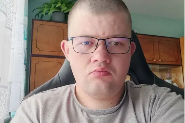 Kobieta poszukiwana , która odmieni rutynę dnia codziennego . 