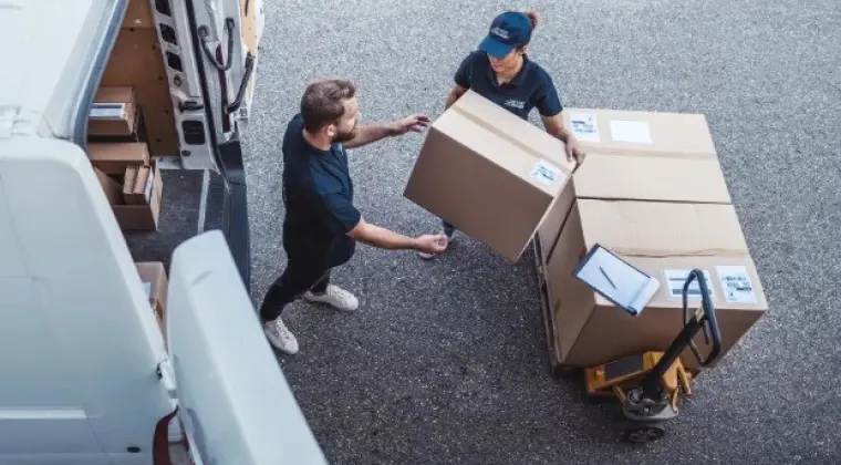 Przesyłki Kurierskie Krajowe i Międzynarodowe