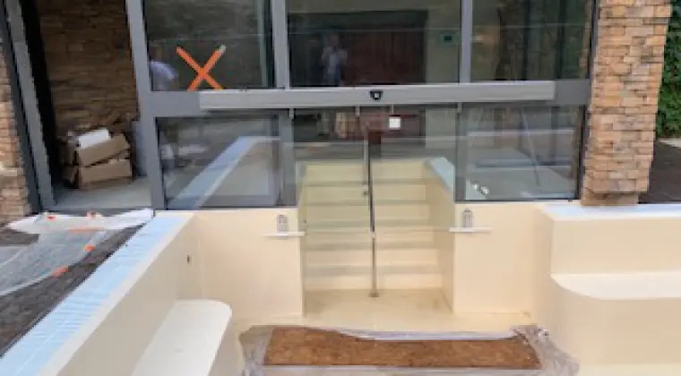 Montaż drzwi automatycznych Słowacja,brama automatyczna,serwis Słowacj