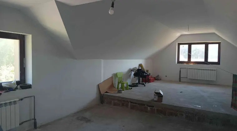 DOM WOLNOSTOJĄCY Z WARSZTATEM