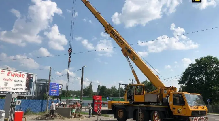 Wynajem podnośników koszowych (do 70 m) i żurawi samojezdnych (50 t)