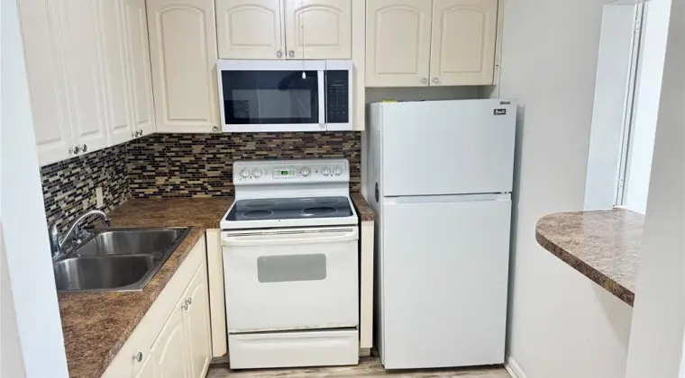 Rented by owner - no fees.