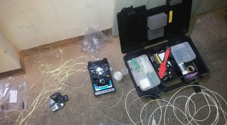 Spawacz światłowodów z własną spawarką szuka pracy