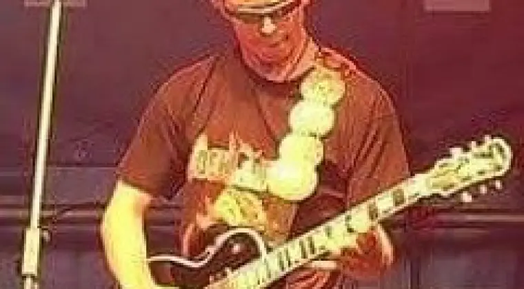multiinstrumentalista, showman, pianista, gitarzysta, wokalista, kompo