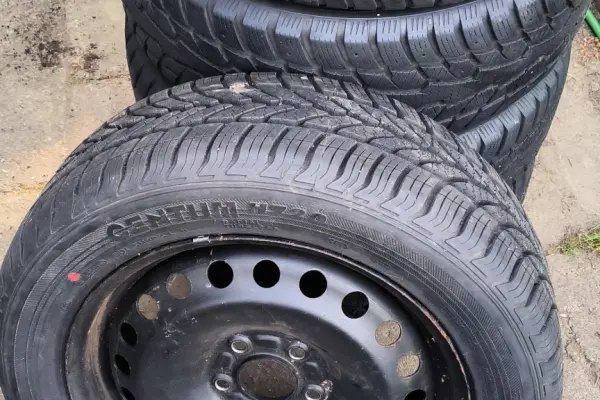 Sprzedam komplet opon zimowych wraz z kołem zapasowyn
