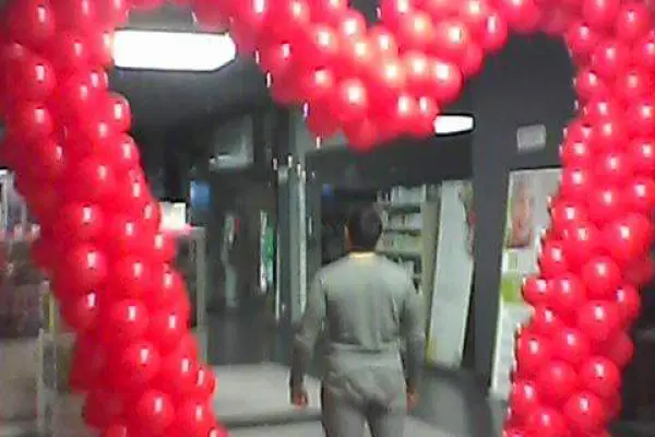 dekoracje balonowe, bramy łuki z balonów balony z helem