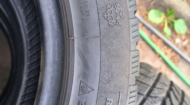 Sprzedam komplet opon zimowych wraz z kołem zapasowyn