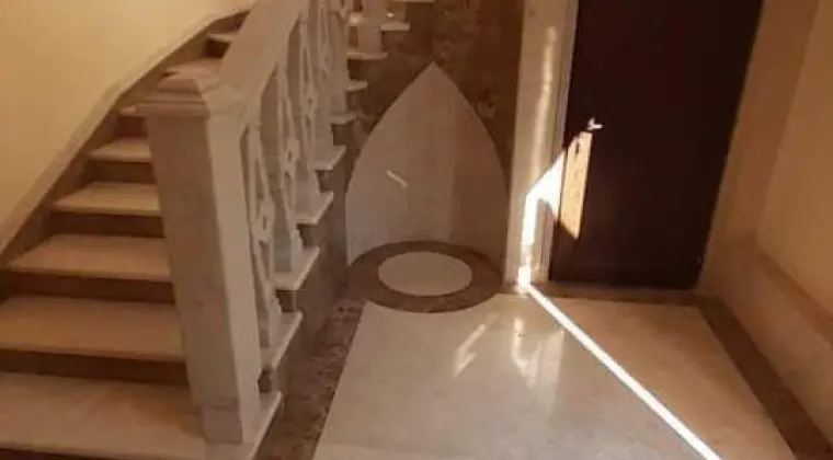 Pracę remontowo-budowlane z możliwością projektowania wnętrz lub pełną kompleksową pracę pod klucz .