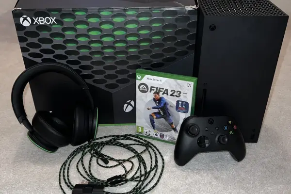 Xbox Series X z akcesoriami