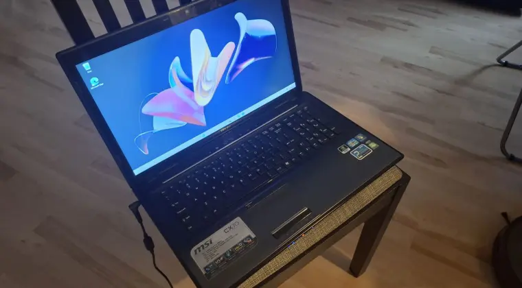 Laptop MSI-dysk HDD 500GB-procesor i3-Ram 8GB-(NVIDIA GeForce GT 640M )-Cale 17,3