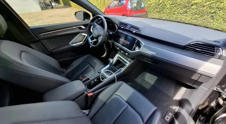 Audi Q3 z 2022 roku w wersji S-line