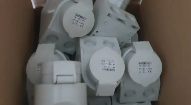 Sprzedam gniazda i wtyki siłowe różne rodzaje Bals CEE Simon