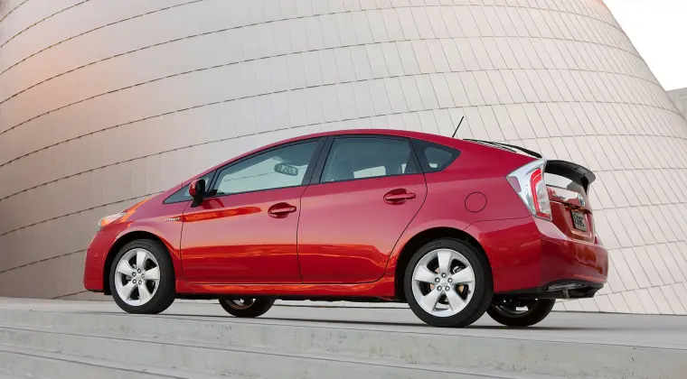 WYNAJEM TAXI – TOYOTA PRIUS III – 89 PLN / DZIEŃ