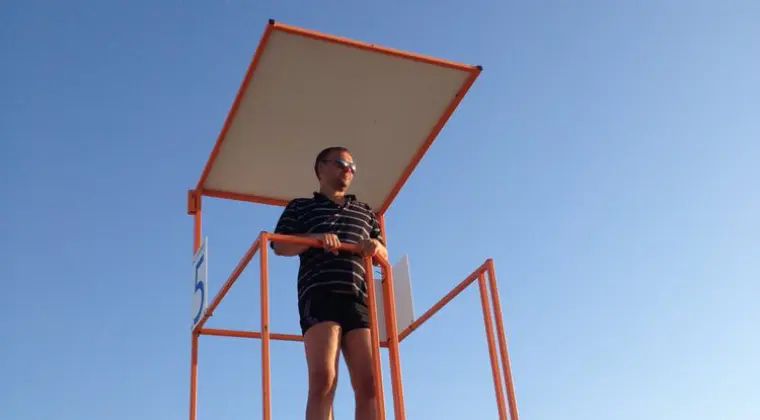 Szukasz kogoś, kto nie tylko spojrzy na Ciebie ?
