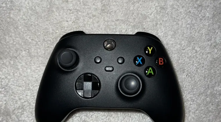 Xbox Series X z akcesoriami