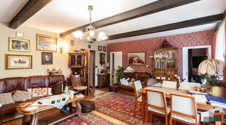 Zainwestuj w Aktywa. Sprzedam dom z 8 mieszkaniami na wynajem, trwające umowy najmu